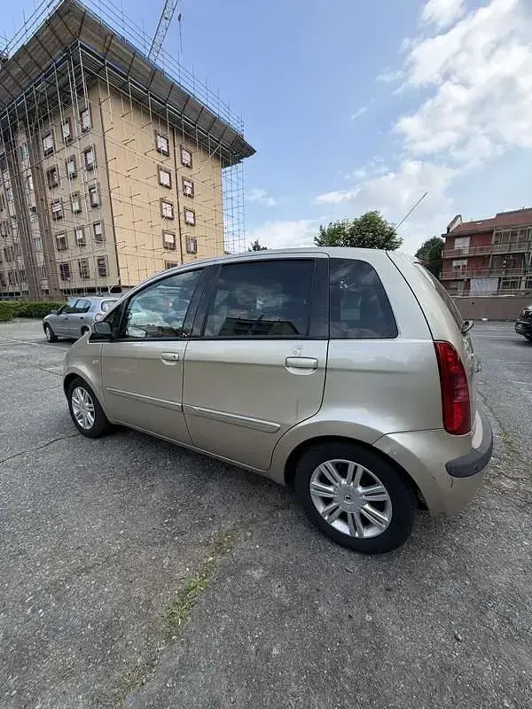 Usata Lancia Musa 95 CV (69 kW) 2005 Monovolume