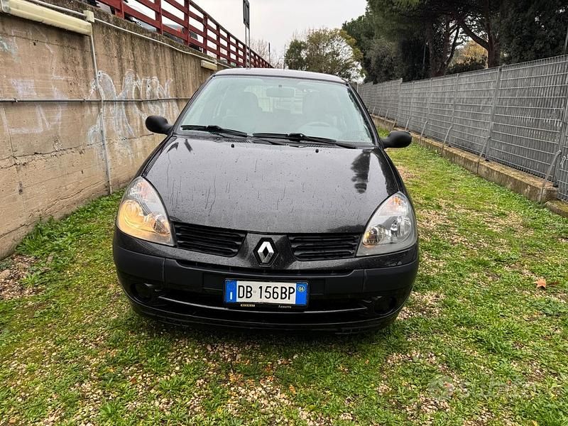 Usata Renault Clio II Dynamique 69 CV (50 kW) 2006 Nero Berlina