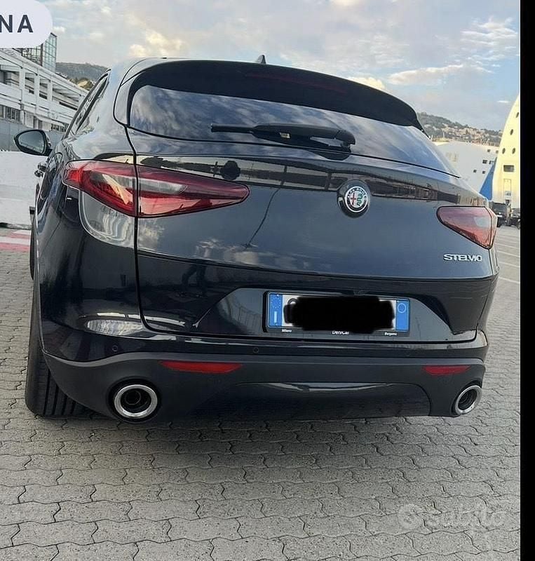 Usata Alfa Romeo Stelvio 160 CV (117 kW) 2021 Nero SUV