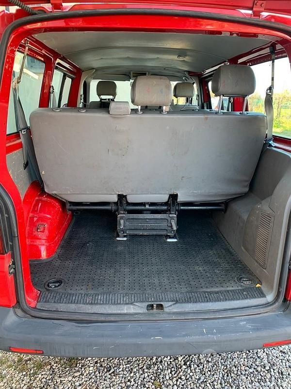 Begagnad VW Transporter 131 HK (96 kW) 2005 Röd Van