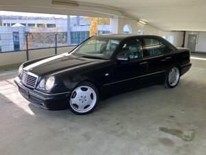 Usata Mercedes E50 AMG AMG 347 CV (255 kW) 1997 Blu Berlina