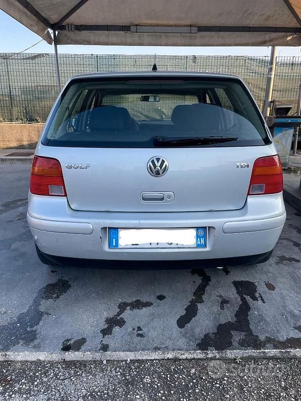 Usata VW Golf IV 101 CV (74 kW) 2003 Grigio Berlina