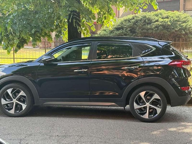 Usata Hyundai Tucson Xpossible 136 CV (100 kW) 2015 Nero SUV