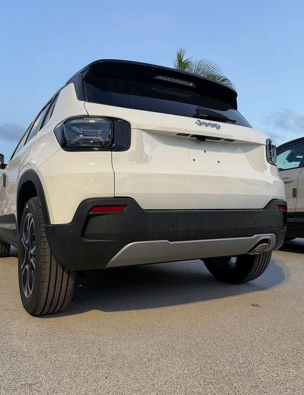 Usata Jeep Avenger Summit 101 CV (74 kW) 2025 Bianco SUV