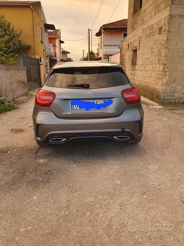 Usata Mercedes A180 AMG 109 CV (80 kW) 2016 Grigio Berlina