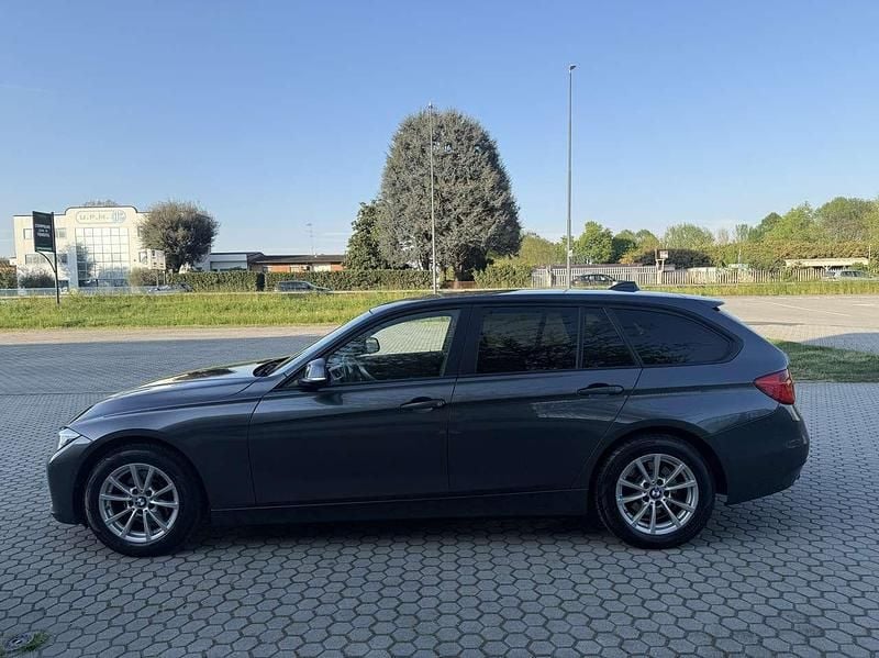 Usata BMW 318 Luxury Line 143 CV (105 kW) 2014 Grigio Station wagon