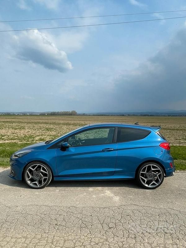 Usata Ford Fiesta ST200 200 CV (147 kW) 2019 Blu Utilitaria