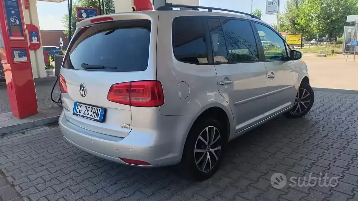 Usata VW Touran Comfortline 150 CV (110 kW) 2013 Grigio Monovolume