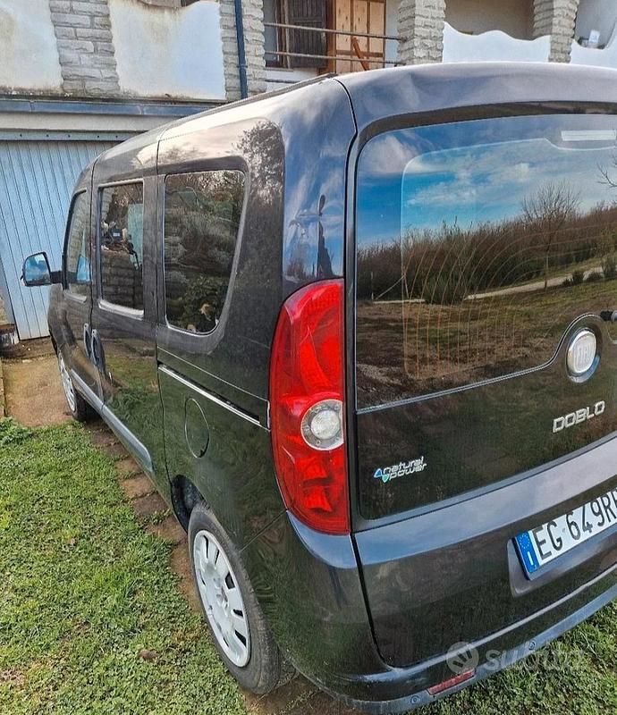 Usata Fiat Doblò 120 CV (88 kW) 2011 Nero Monovolume