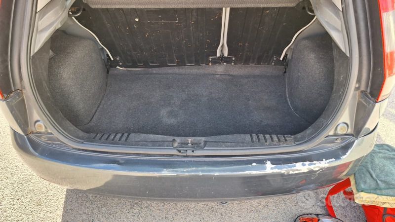 Usata Ford Fiesta 75 CV (55 kW) 2003 Blu Utilitaria