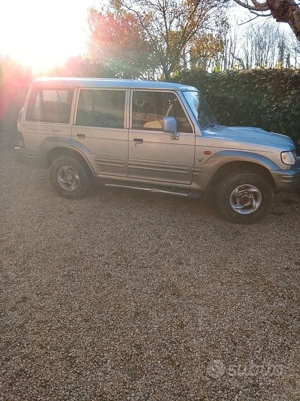 Grigio Usata 1999 Hyundai Galloper SUV | 2200 € (Super prezzo) - Immagine 1/3