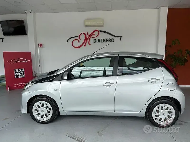 Usata Toyota Aygo Cool 72 CV (52 kW) 2020 Grigio Utilitaria