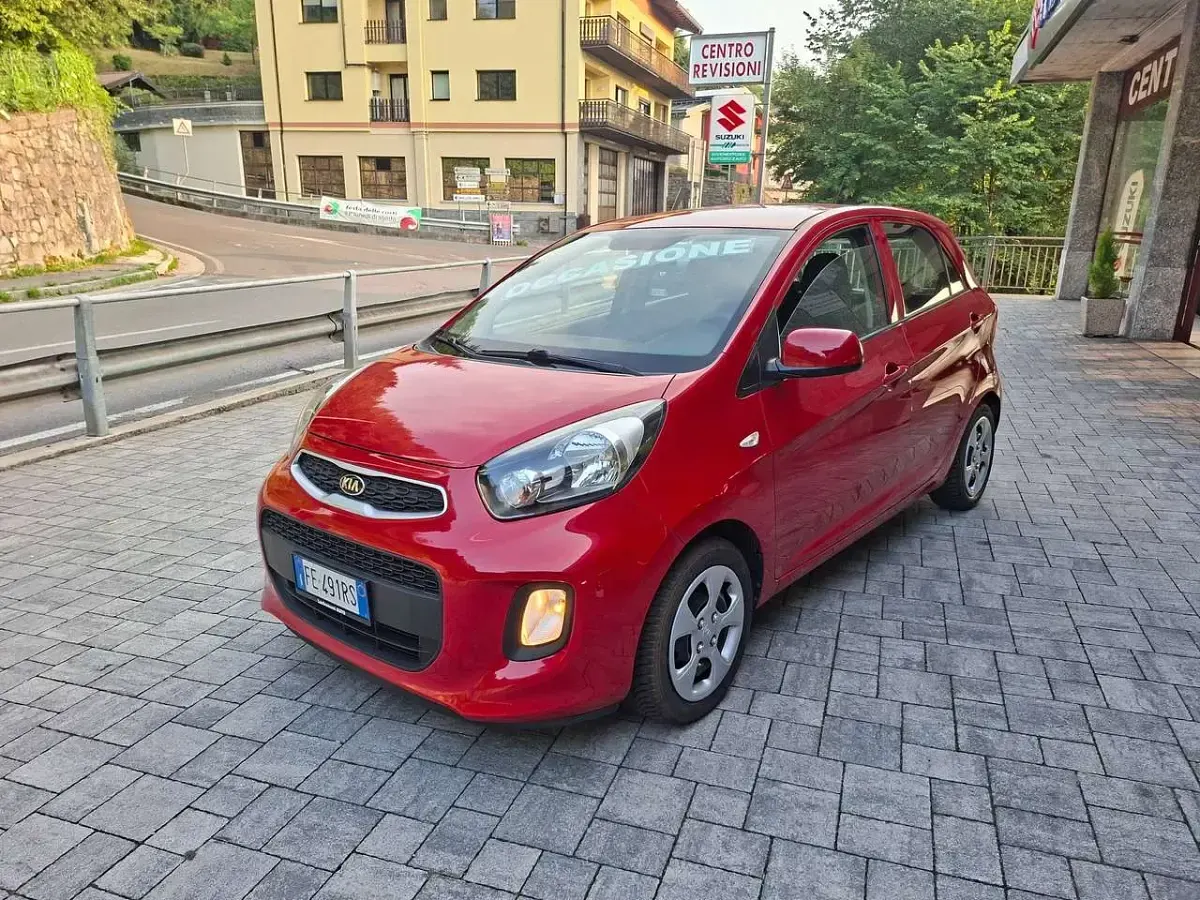 Usata Kia Picanto Active 65 CV (47 kW) 2016 Rosso mett Utilitaria