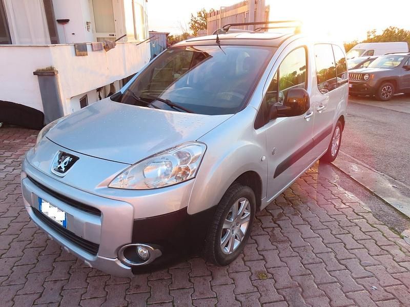 Usata Peugeot Partner Tepee Outdoor 108 CV (79 kW) 2008 Grigio Monovolume