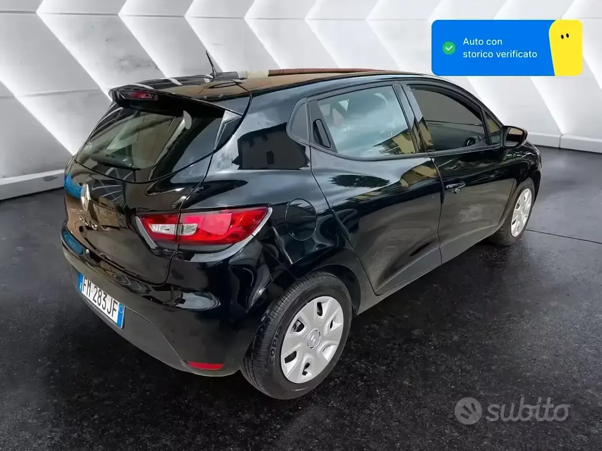 Begagnad Renault Clio IV Life 73 HK (53 kW) 2018 Svart Sedan