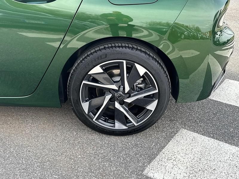 Usata Peugeot 308 Allure 181 CV (133 kW) 2025 Verde Berlina