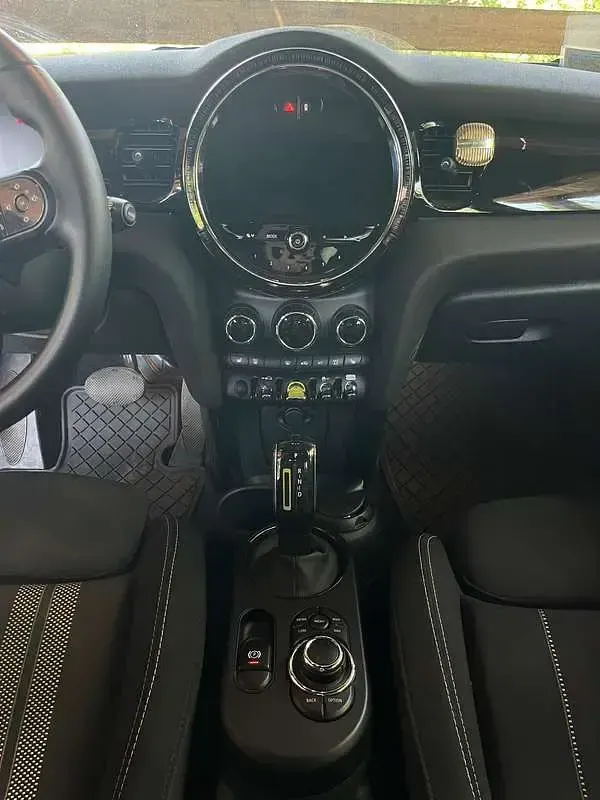 Usata Mini Cooper SE Essential 75 kW (102 CV) 2023 Grigio Utilitaria