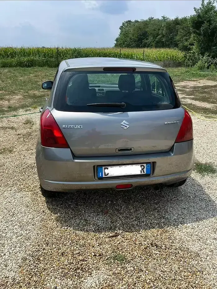 Usata Suzuki Swift 69 CV (50 kW) 2006 Grigio Utilitaria