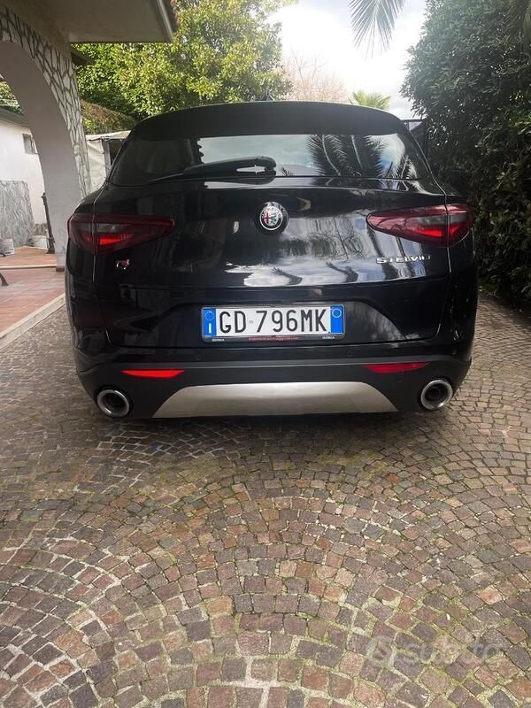 Usata Alfa Romeo Stelvio Business 190 CV (139 kW) 2020 Nero SUV