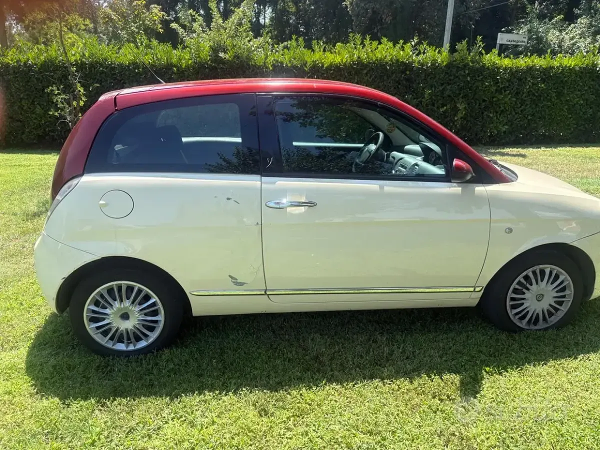 Usata Lancia Ypsilon 70 CV (51 kW) 2005 Utilitaria