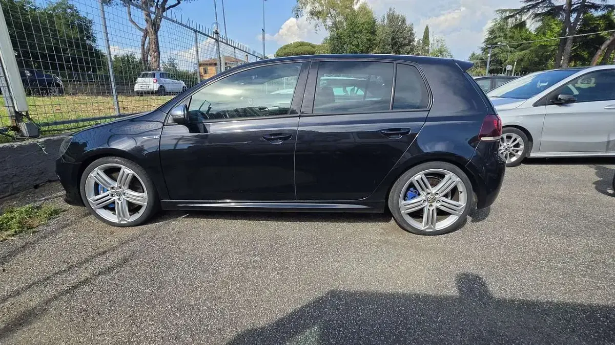 Usata VW Golf VI R 271 CV (199 kW) 2011 Nero Utilitaria