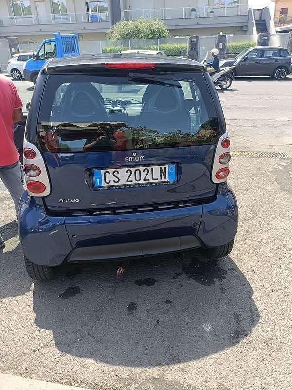 Usata 2005 Smart ForTwo Coupé Passion Due volumi | 2800 € (Buon prezzo) - Immagine 1/4