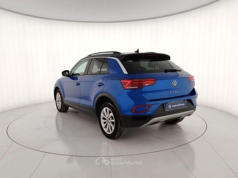 Usata VW T-Roc Style 150 CV (110 kW) 2022 Blu metallizzato SUV