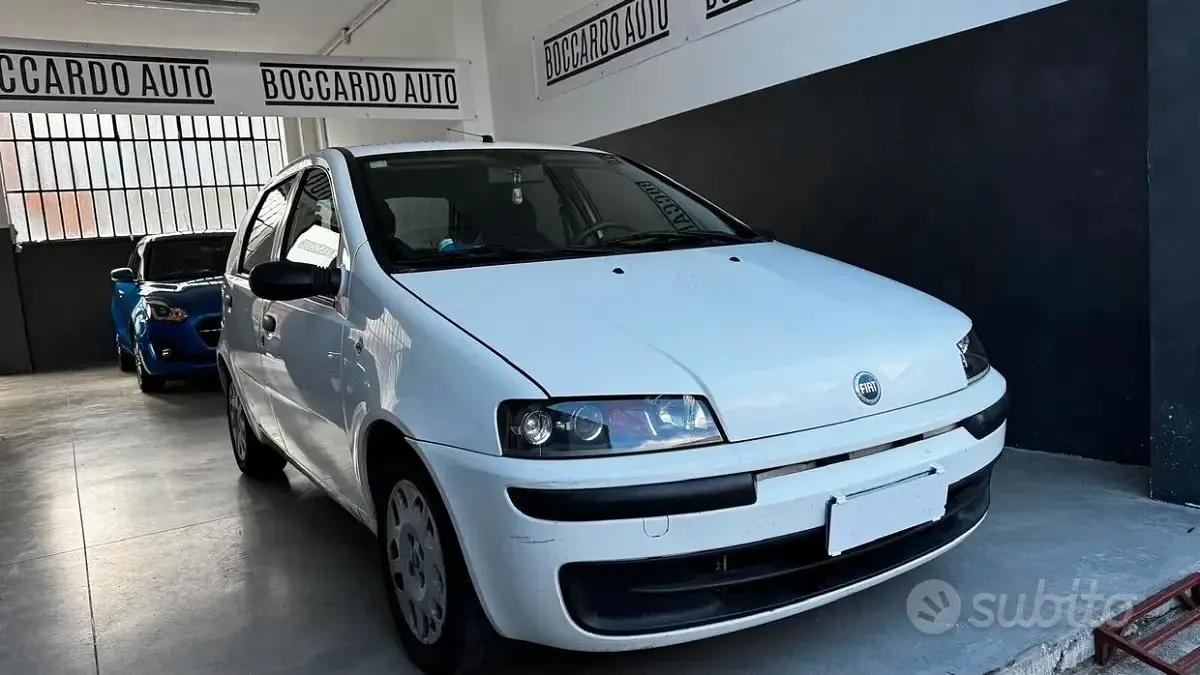 Usata Fiat Punto 80 CV (58 kW) 2002 Bianco Utilitaria
