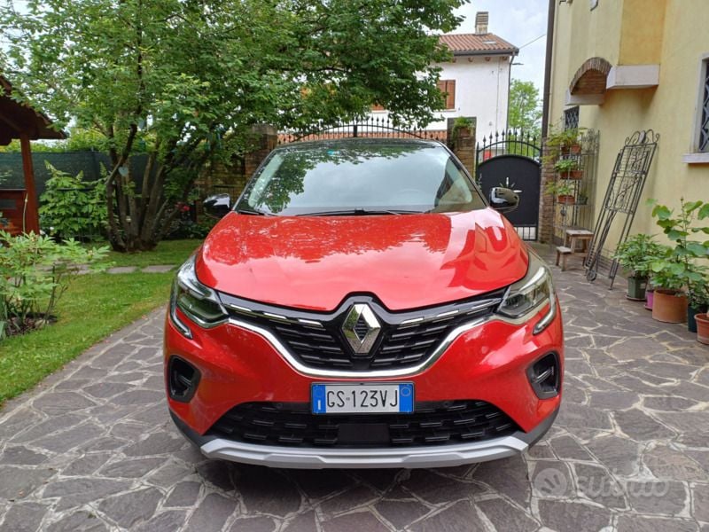 Usata Renault Captur 145 CV (106 kW) 2024 Rosso SUV