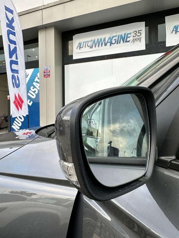 Usata Suzuki Swift 83 CV (61 kW) 2024 Grigio scuro metallizzato Utilitaria