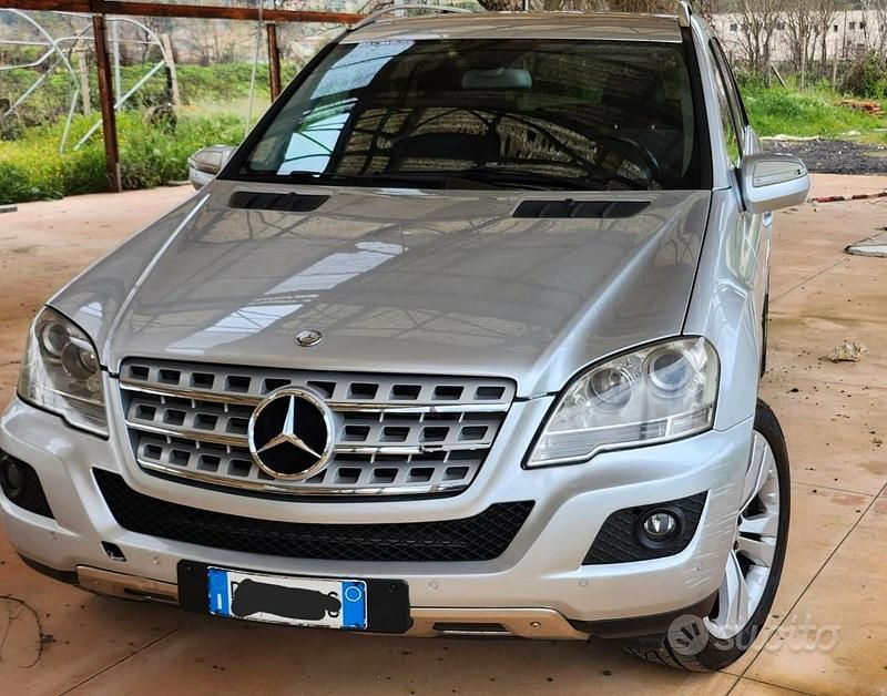Usata Mercedes ML320 Premium 224 CV (164 kW) 2009 Grigio SUV