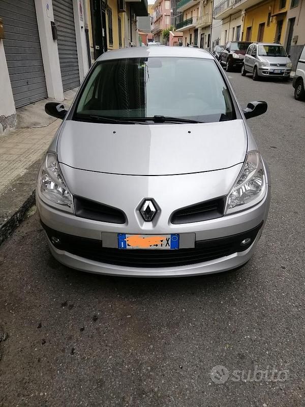 Usado Renault Clio II 101 CV (74 kW) 2009