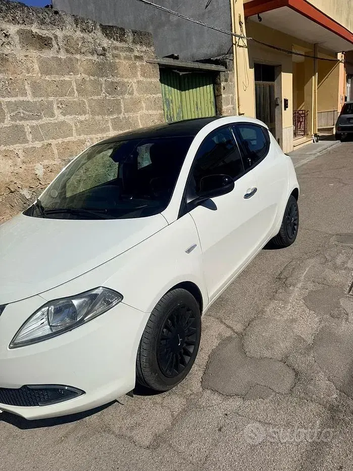 Usata Lancia Ypsilon 2011 Bianco Utilitaria