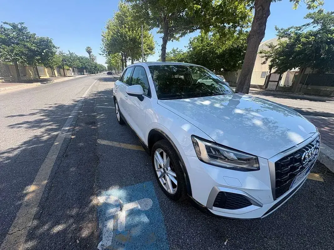 Usata Audi Q2 Business 116 CV (85 kW) 2021 Bianco SUV