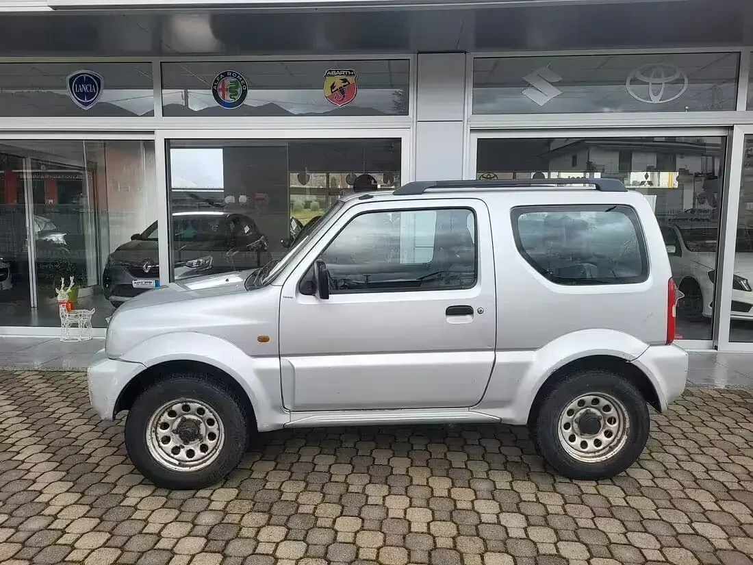 Usata Suzuki Jimny 82 CV (60 kW) 2000 Argento SUV