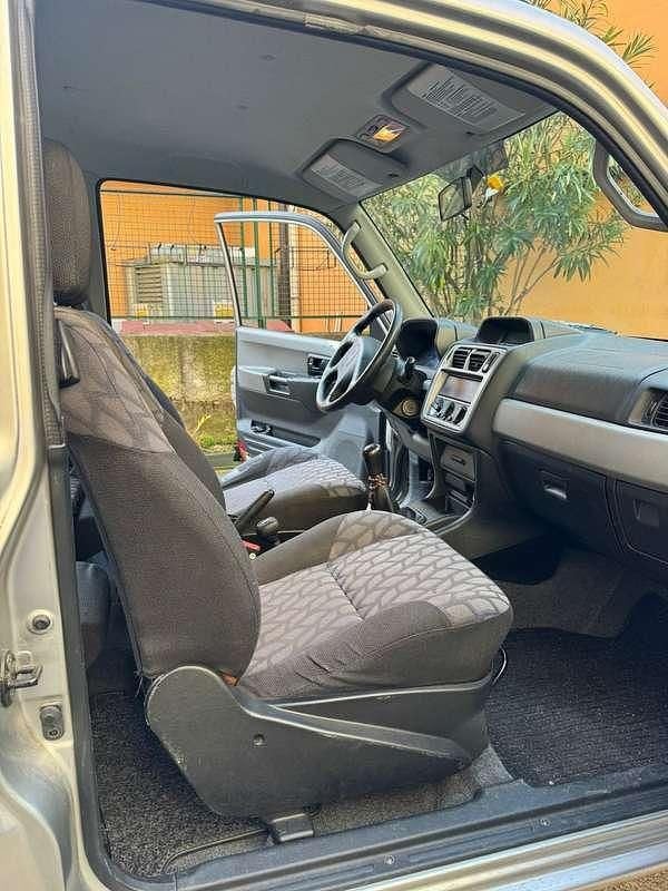 Usata Mitsubishi Pajero 120 CV (88 kW) 2000 Argento SUV