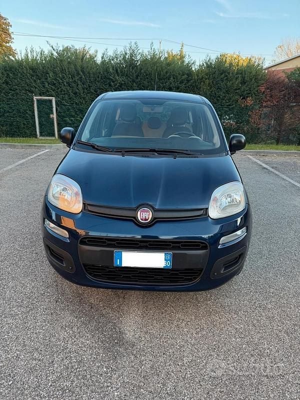Blu Usata 2015 Fiat Panda Tre volumi | 5700 € (Buon prezzo) - Immagine 1/4