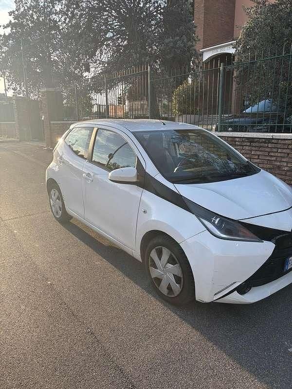 Usata Toyota Aygo X-cite 69 CV (50 kW) 2016 Utilitaria