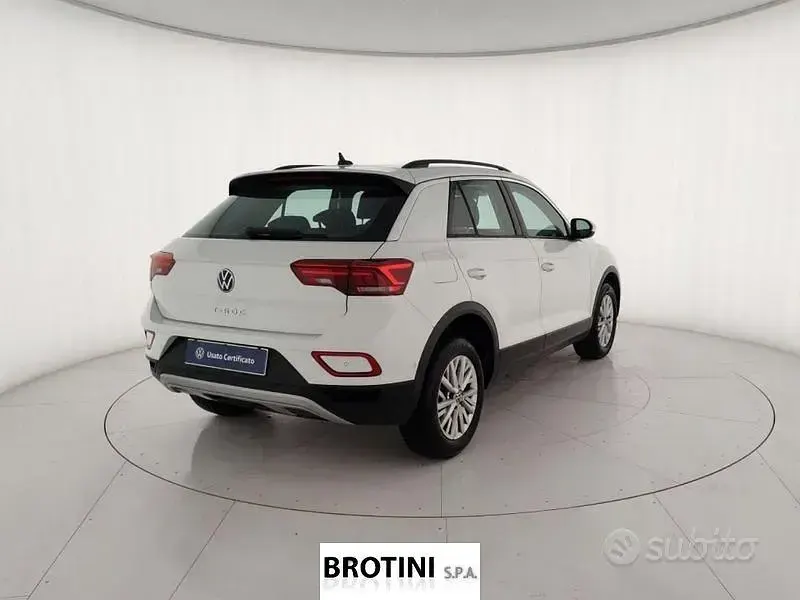 Begagnad VW T-Roc Life 110 HK (80 kW) 2023 Vit SUV