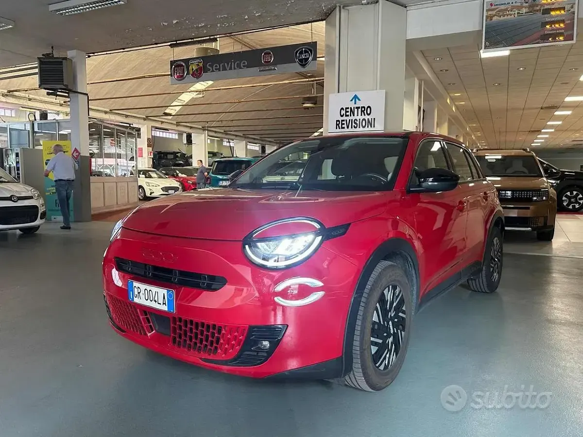 Usata Fiat 600E Red 61 kW (84 CV) 2023 Rosso SUV