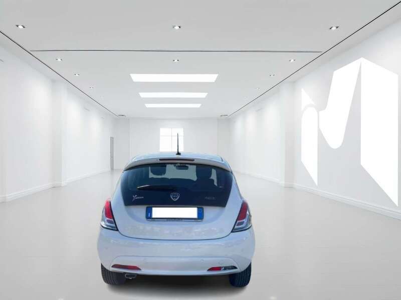 Usata Lancia Ypsilon Silver 69 CV (50 kW) 2020 Bianco Utilitaria