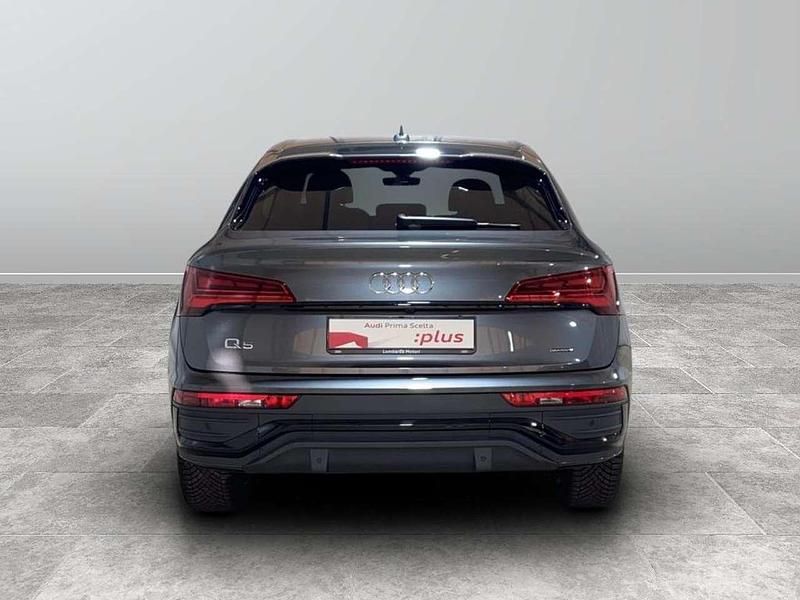 Usata Audi Q5 Sportback S-line plus 204 CV (150 kW) 2024 Grigio daytona perlato SUV
