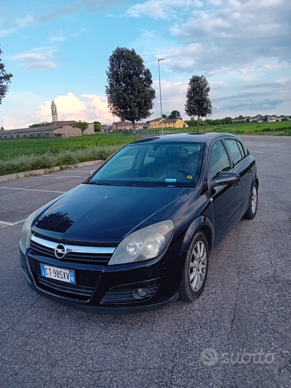 Usato 2005 Opel Astra 1.9 Diesel 120 CV (2.200 €)