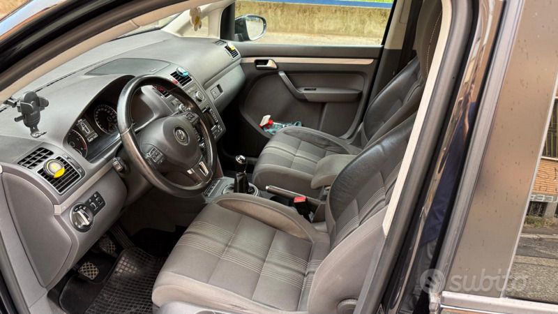 Usata VW Touran 140 CV (102 kW) 2012 Nero Monovolume