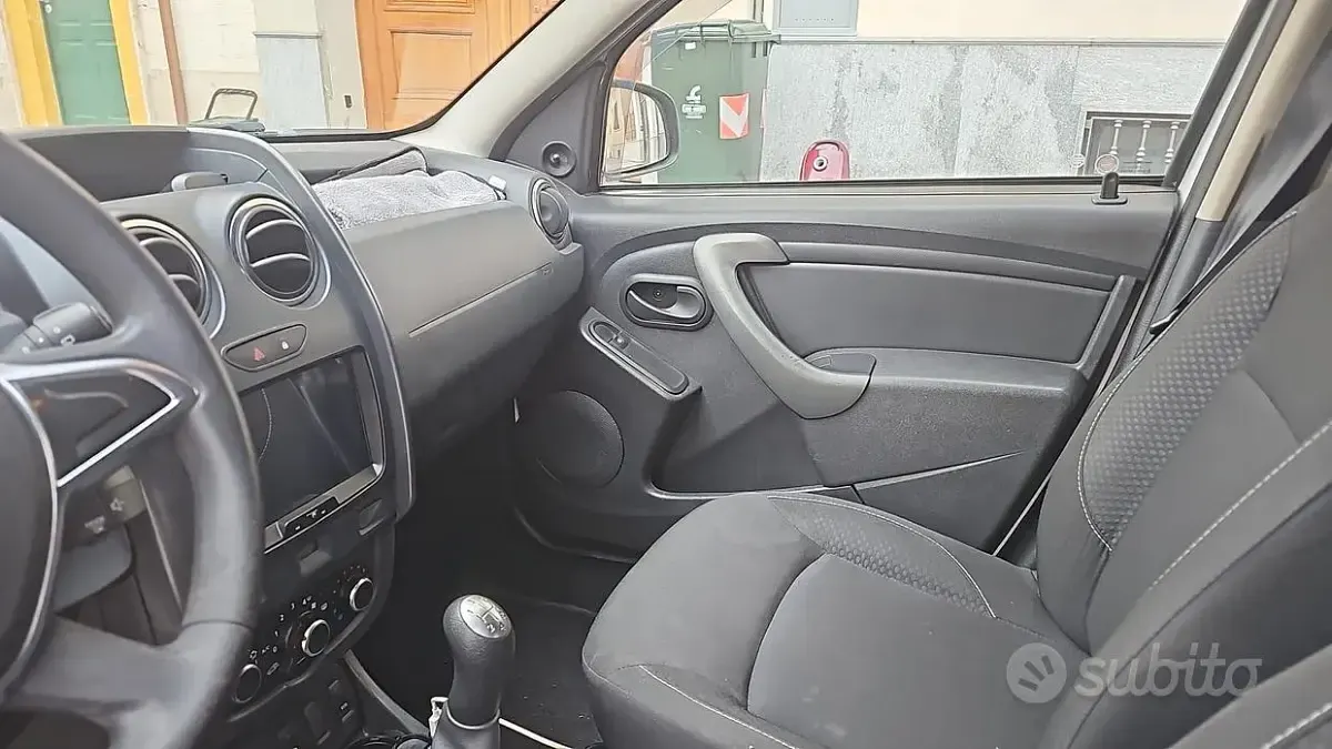 Usata Dacia Duster Ambiance 114 CV (83 kW) 2017 Bianco SUV