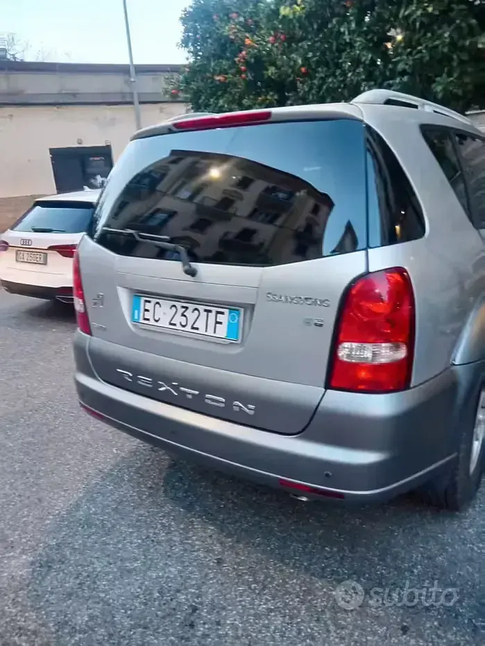Usata SsangYong Rexton 186 CV (136 kW) 2010 Grigio SUV