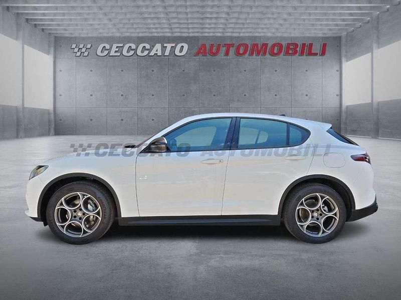 Usata Alfa Romeo Stelvio Sprint 209 CV (153 kW) 2024 Bianco SUV