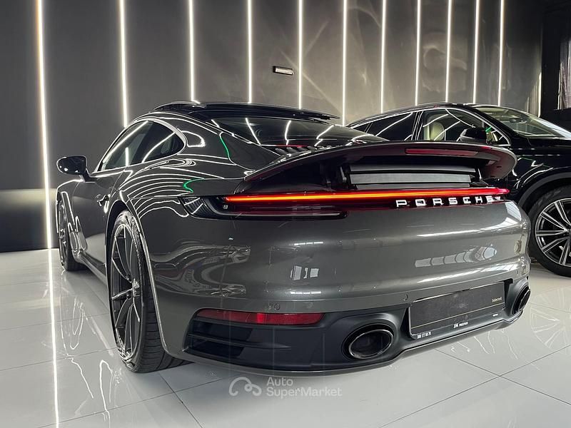 Usata Porsche 911 385 CV (283 kW) 2020 Gray Coupé