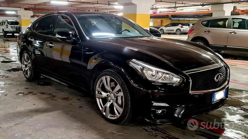 Usata Infiniti Q70 170 CV (125 kW) 2018 Nero Berlina