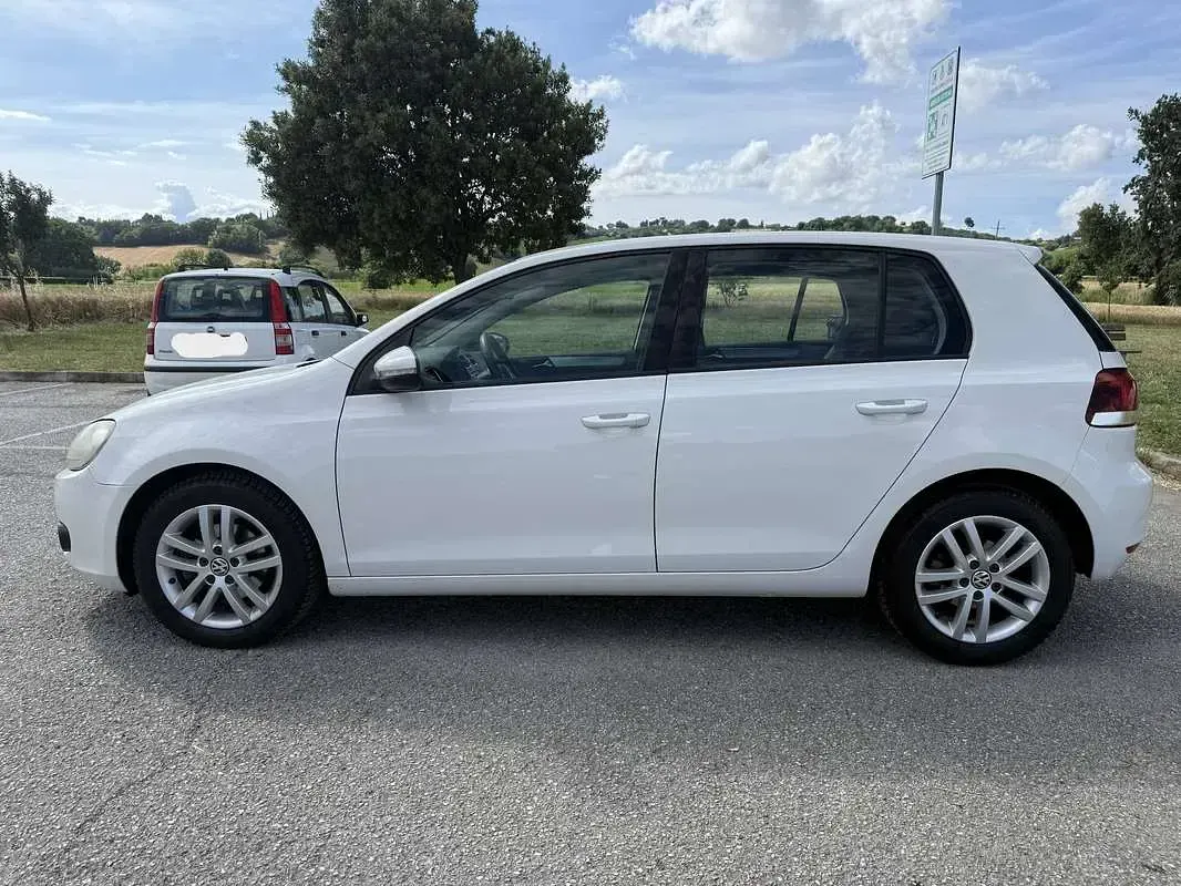 Usata VW Golf VI Highline 105 CV (77 kW) 2010 Bianco Utilitaria